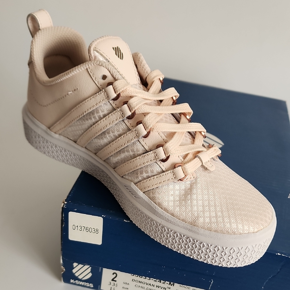 K-Swiss Cream Sneakers with Mesh Upper and Chunky Sole